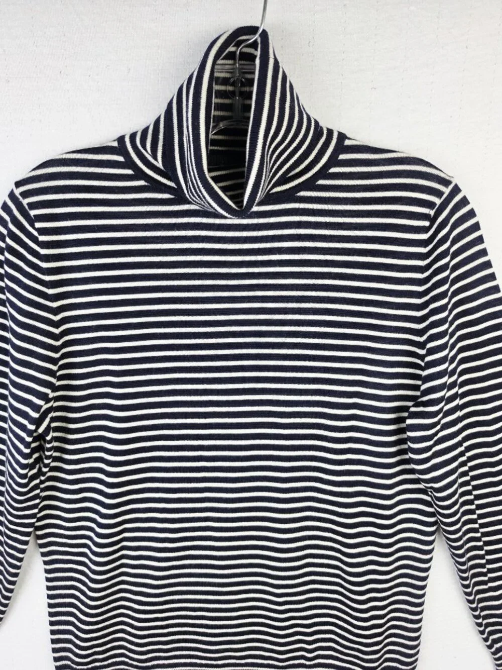 NWOT J Crew 100% Merino Wool Pullover Sweater Turtleneck Striped Navy White sz M
